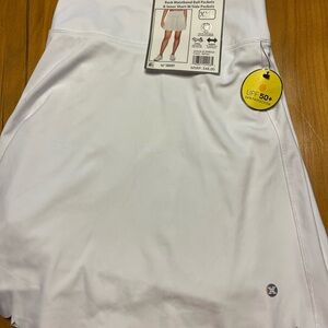 NWT RBX White Tennis/pickleball Skort with Ball Pocket and scalloped hem